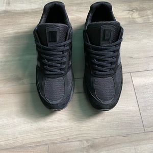 New Balance, size 12, Black